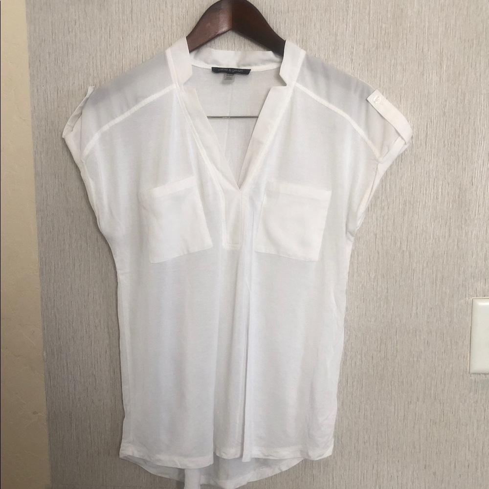 Cable & Gauge White V-Neck Short Sleeve Pocket Blouse